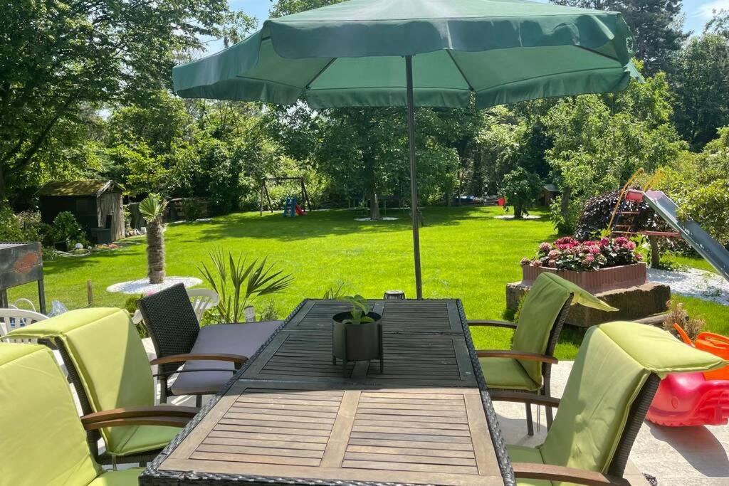 Wunderschoene Terrassenwohnung Mit Blick Ins Gruene! Meerbusch Exterior photo