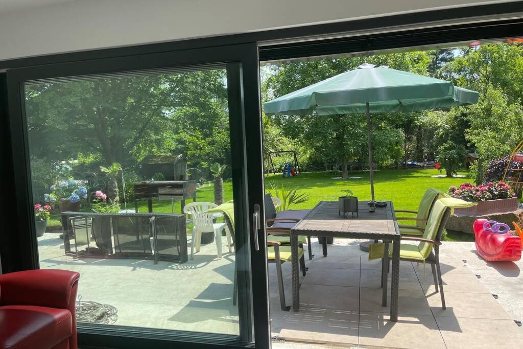 Wunderschoene Terrassenwohnung Mit Blick Ins Gruene! Meerbusch Exterior photo
